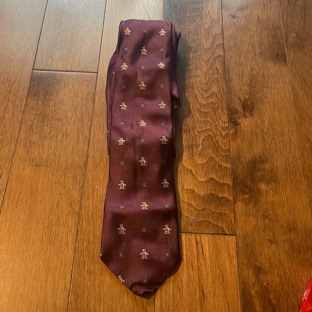 Penguin tie